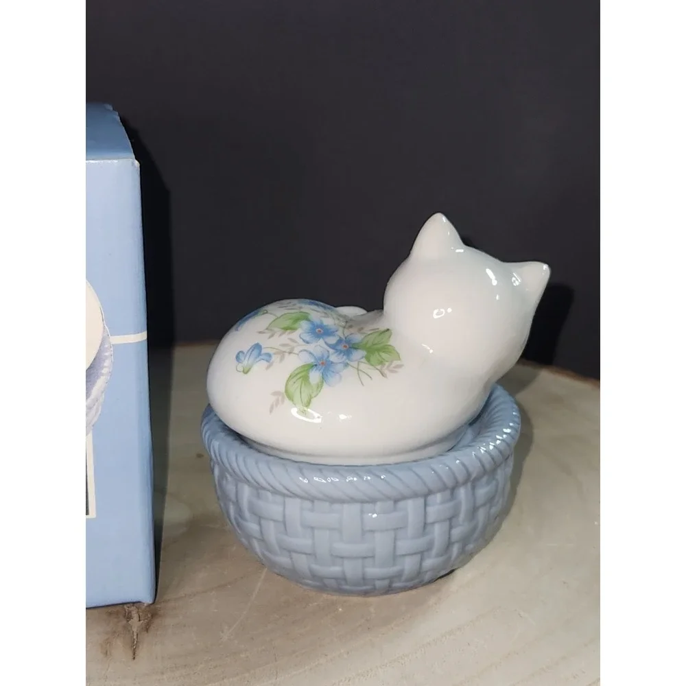 Vtg 1989 Jamestown China Classy Cats Collection Trinket Box Floral Porcelain~NEW